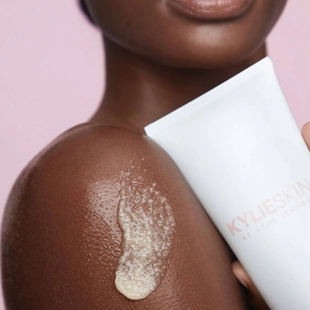 Kylie Skin Coconut Body Scrub - Picture 4 of 10